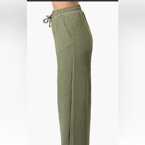 Zara Women's Olive Green Trousers